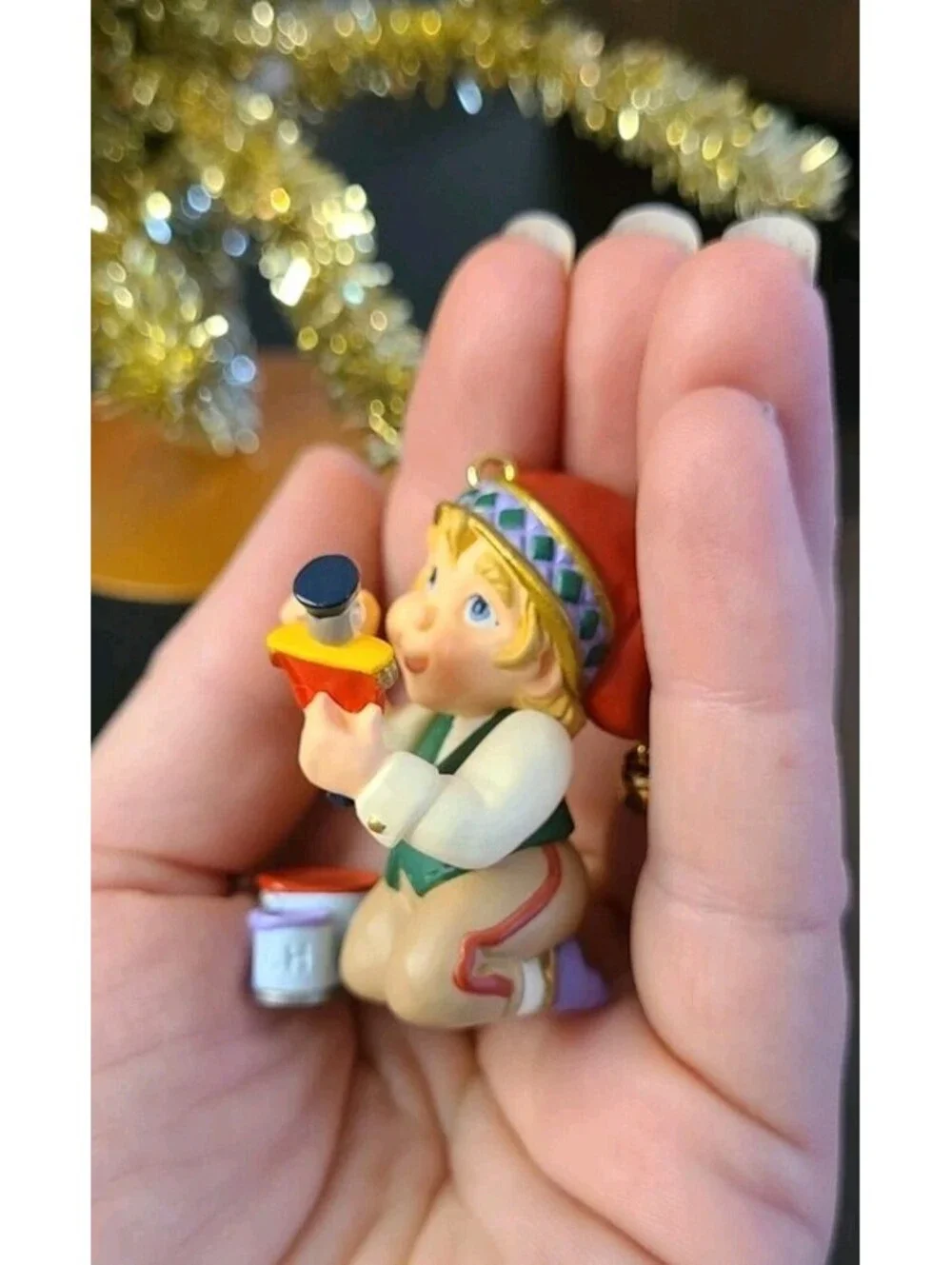 1999 Hallmark Membership Arctic Artist Christmas Ornament Elf Painting